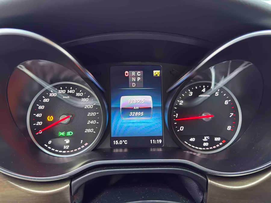 Mercedes-Benz V Class 2020 car image #10