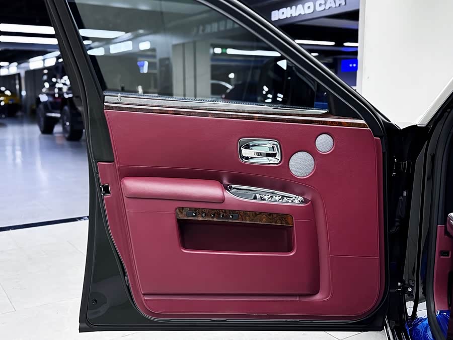 Rolls-Royce Ghost 2010 car image #10