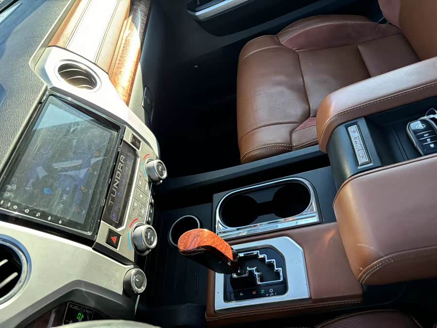 Toyota Tundra 2016 immagine di auto #10