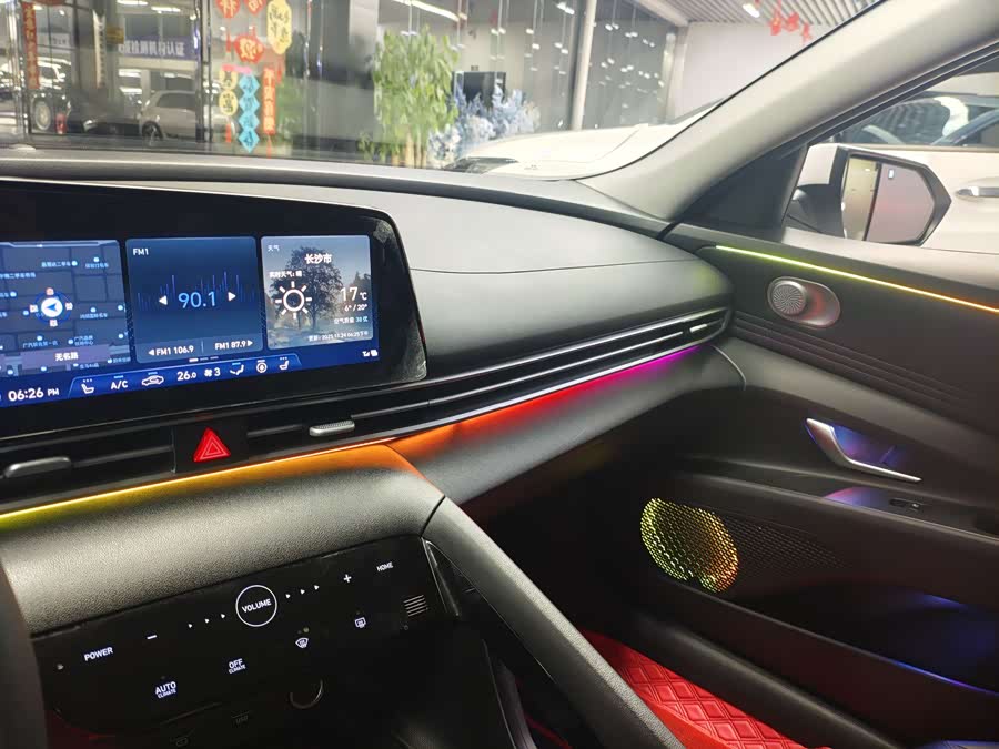 Hyundai Elantra 2022 immagine di auto #10