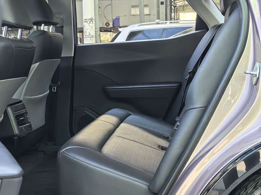 Toyota bZ3 2023 immagine di auto #10