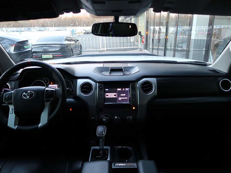 Toyota Tundra 2016 immagine di auto #10