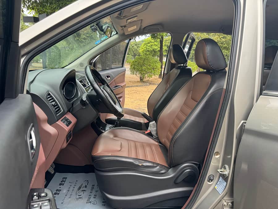 Forthing SX6 2017 car image #10