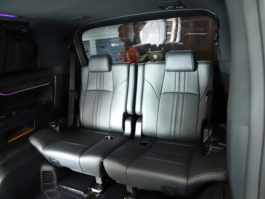 Toyota Alphard 2019 car image #10