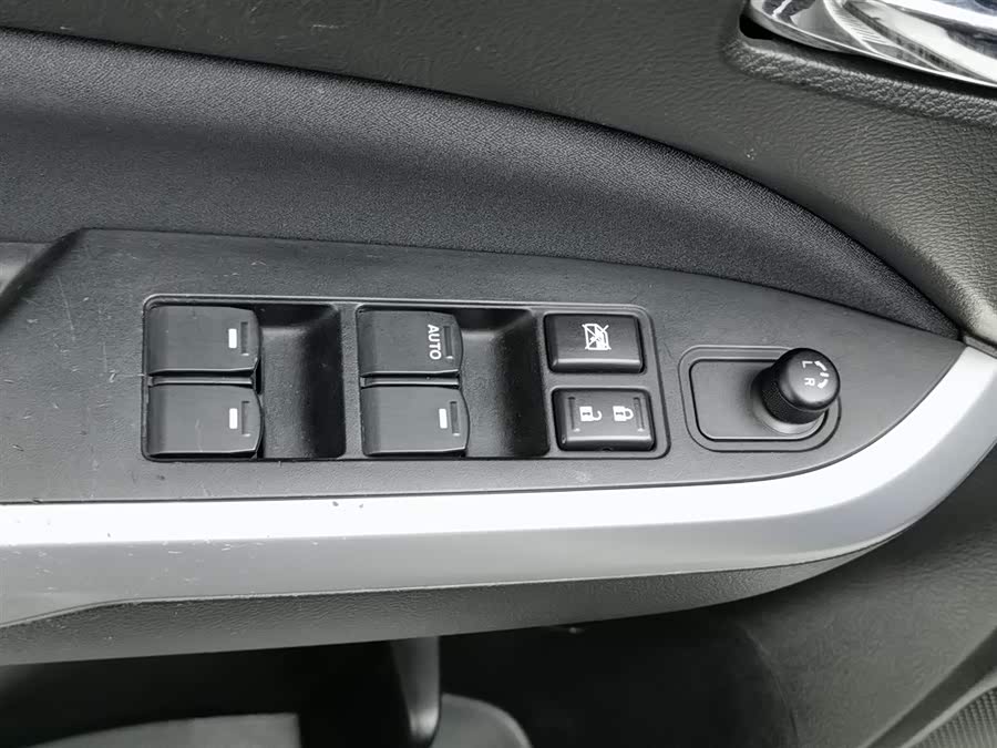 Suzuki Vitara 2016 #10 Suzuki Vitara 2016 car image #10