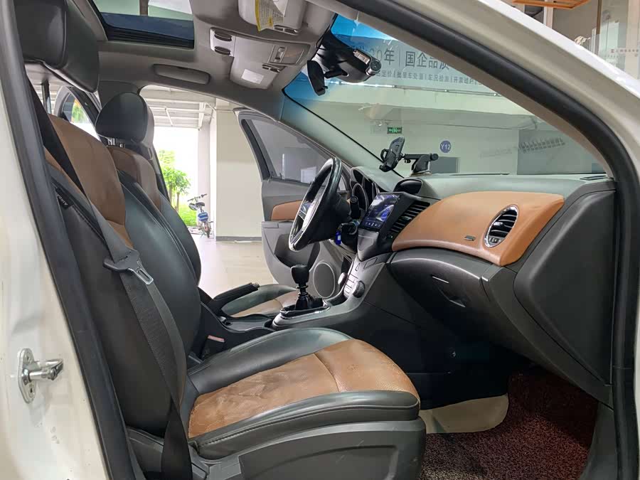 Chevrolet Cruze 2012 изображение автомобиля #10