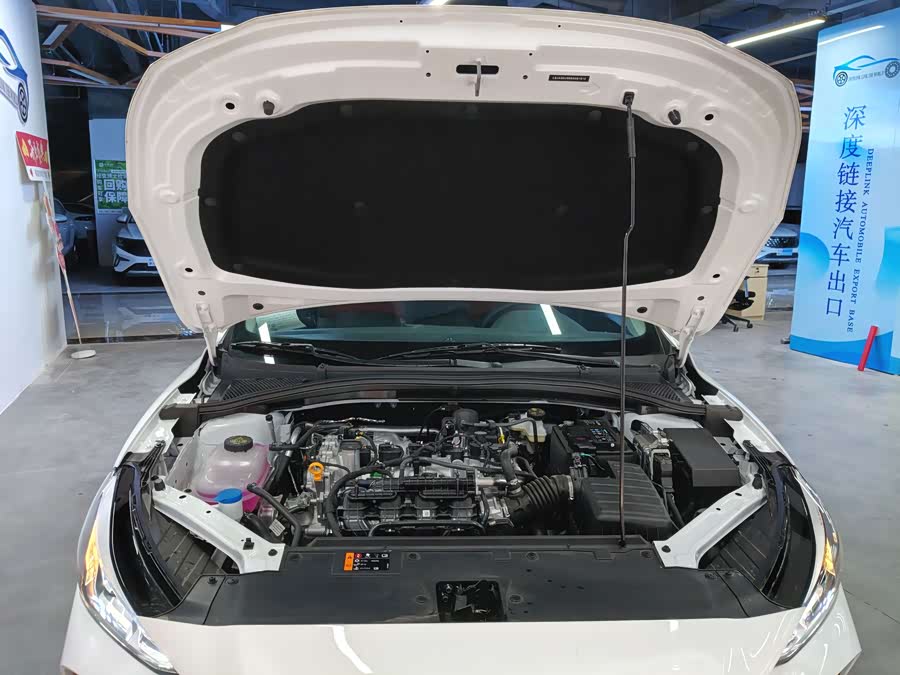 MG 5 2025 image de voiture #10