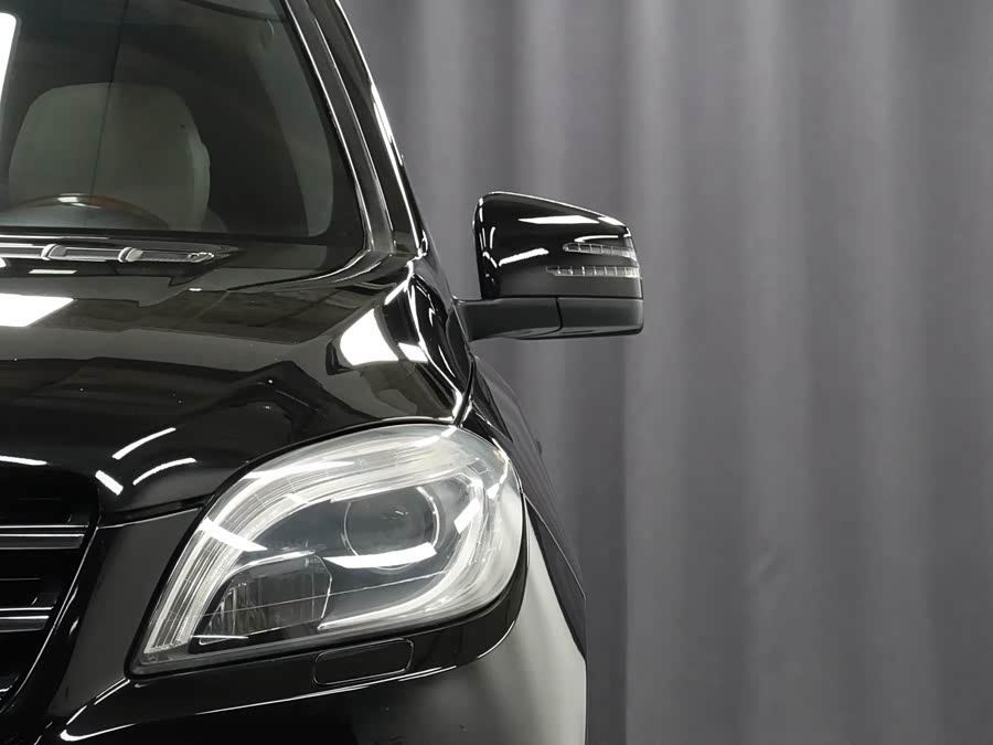 Mercedes-Benz M Class 2012 car image #10