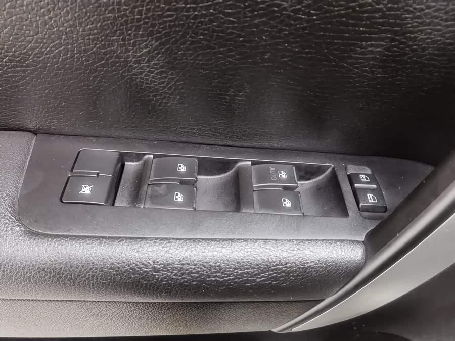 Chevrolet Captiva 2012 car image #10
