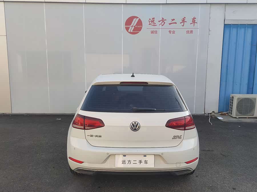 Volkswagen Golf 2020 car image #10