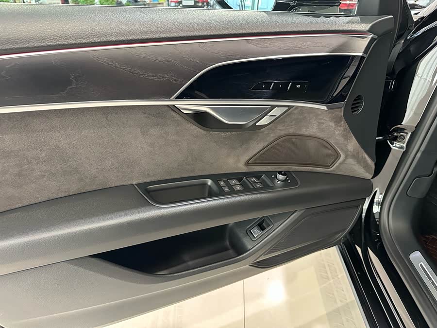 Audi A8 2019 image de voiture #10