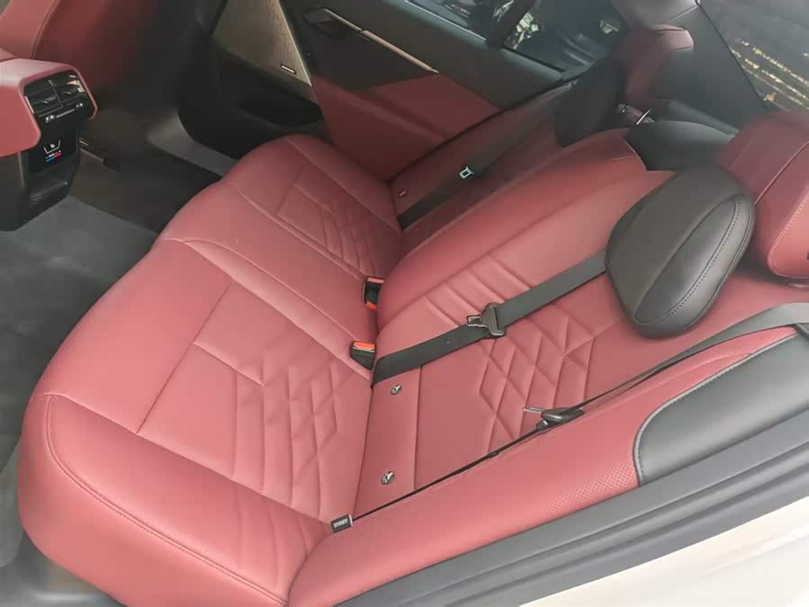 BMW i5 2025 изображение автомобиля #10