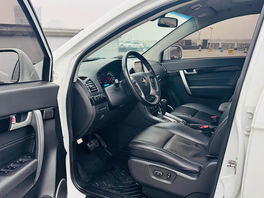 Chevrolet Captiva 2015 immagine di auto #10