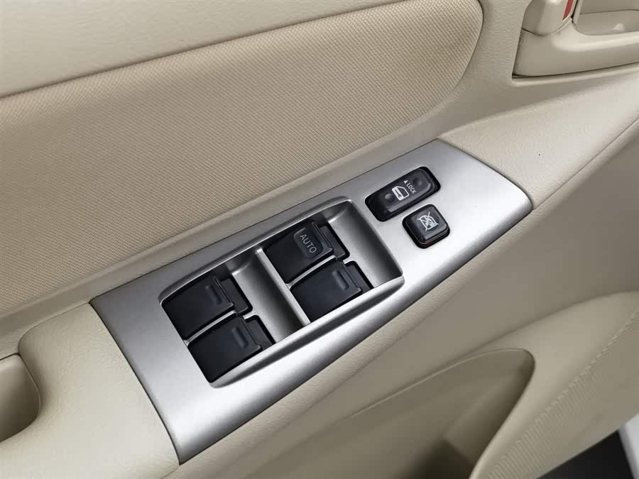 Toyota Corolla (Classic) 2015 #10 Toyota Corolla (Classic) 2015 immagine di auto #10