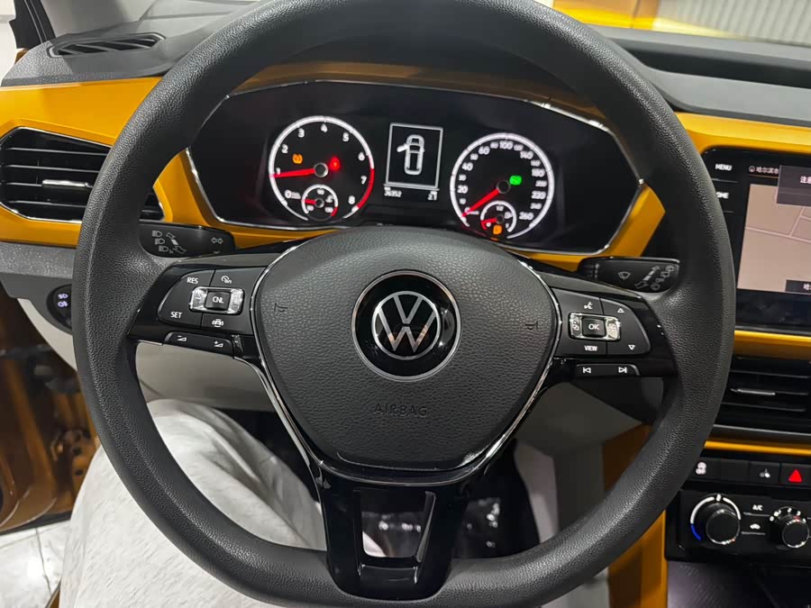 Volkswagen T-Cross 2021 #10 Volkswagen T-Cross 2021 car image #10