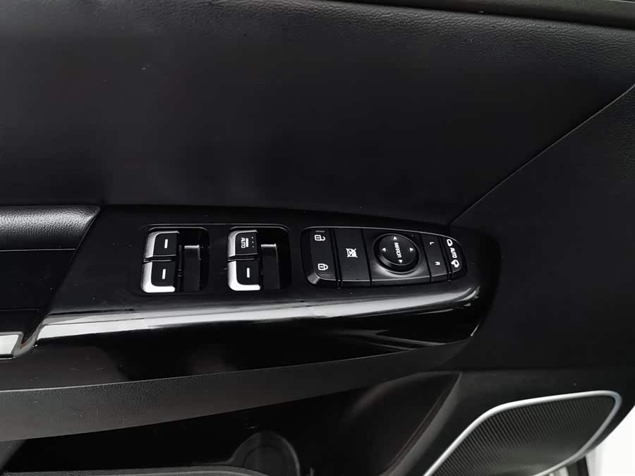 Kia KX5 2022 immagine di auto #10