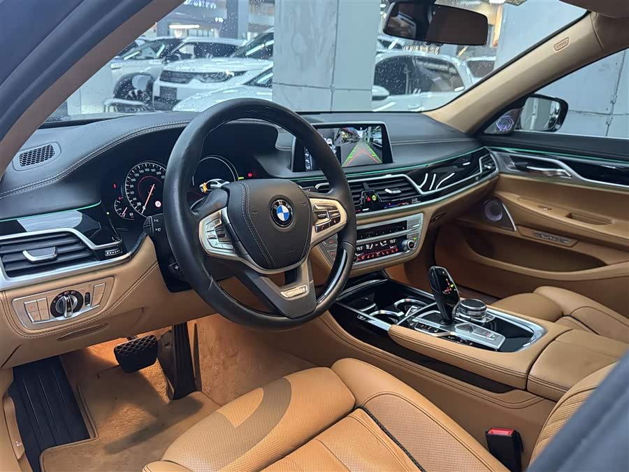 BMW 7 Series 2017 car image #10
