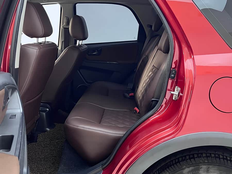 Suzuki SX4 2014 car image #10