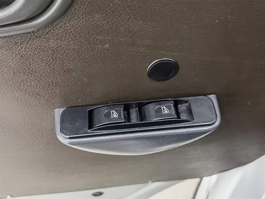 2023 car image #10