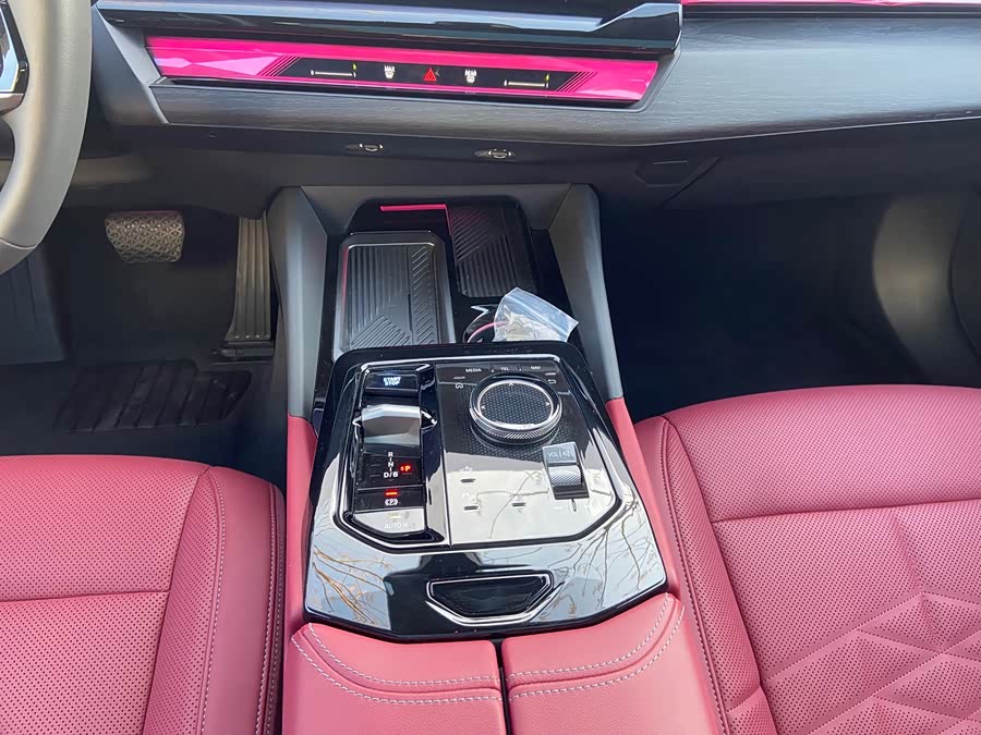 BMW i5 2025 immagine di auto #10