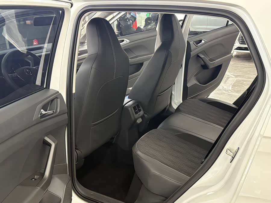 Volkswagen T-Cross 2022 car image #10