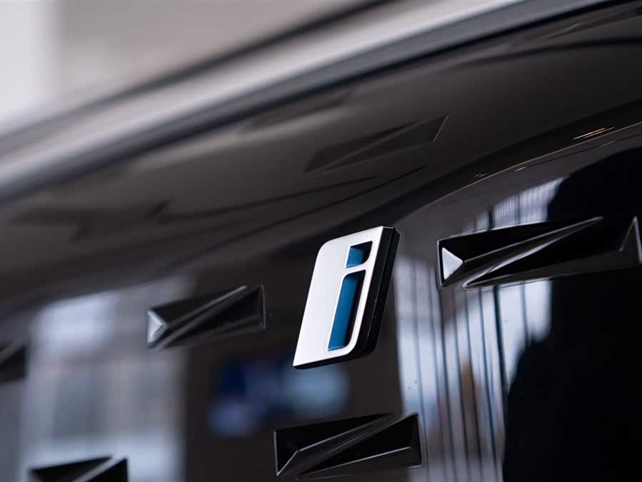 BMW i3 2024 car image #10