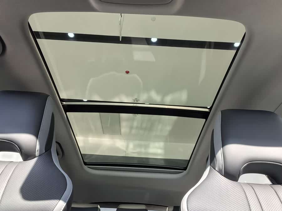 BYD Sea Lion 05 DM-i 2025 #10 BYD Sea Lion 05 DM-i 2025 car image #10