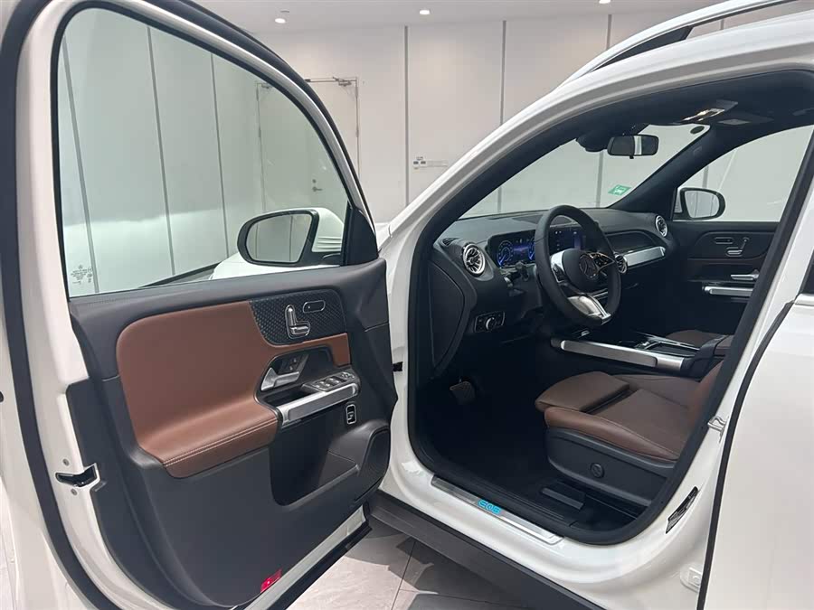 Mercedes-Benz EQB Class 2025 car image #10