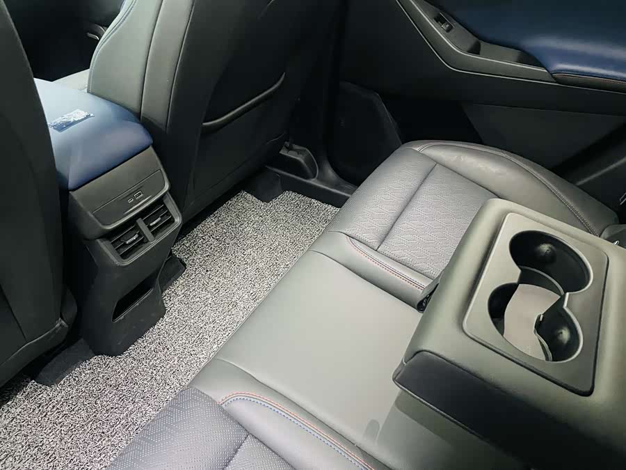 Chevrolet Equinox Plus 2024 car image #10