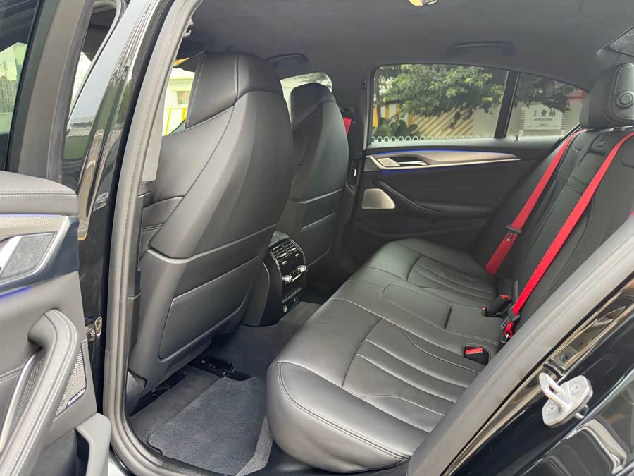 BMW M5 2023 #10 BMW M5 2023 صورة سيارة #10