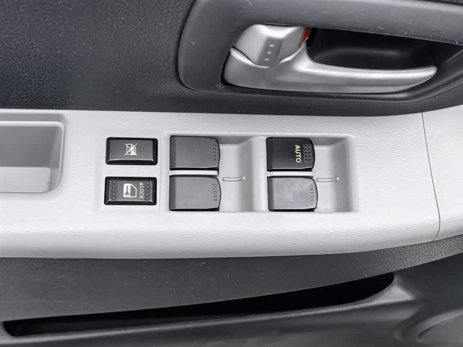 Suzuki 2014 car image #10