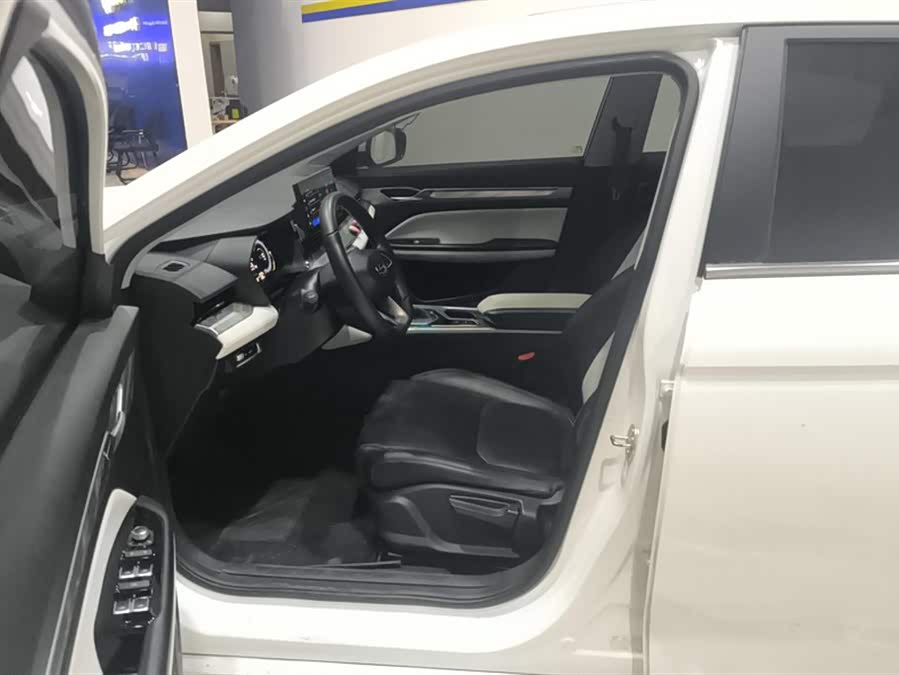 GEELY Emgrand L 2022 car image #10