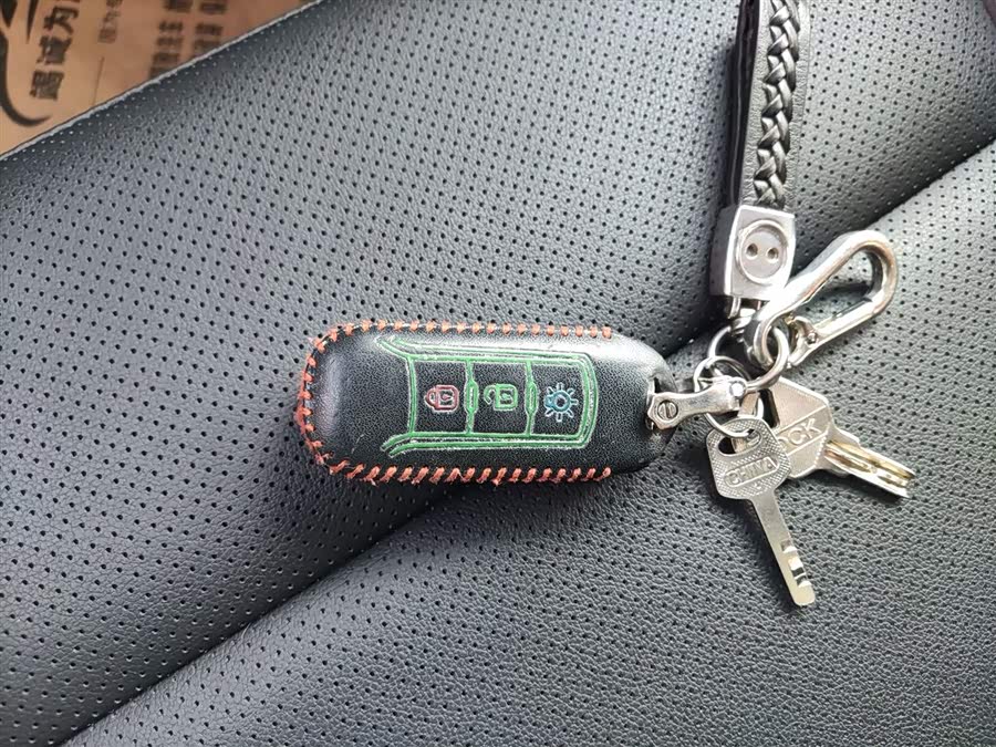 SWM X7 2017 صورة سيارة #10