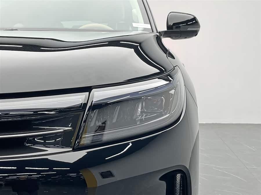2025 car image #10