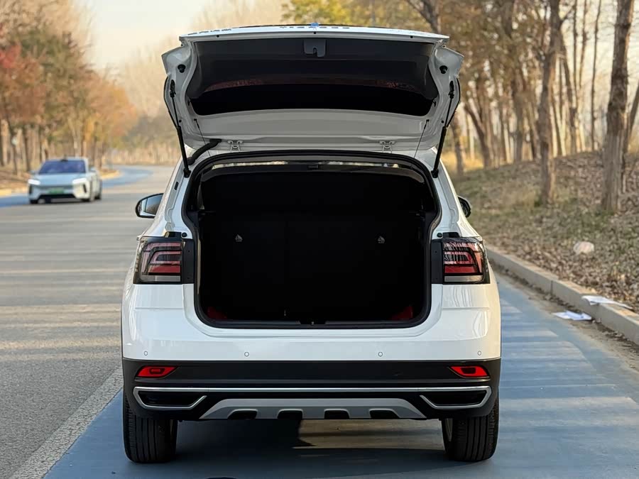Volkswagen T-Cross 2021 imagen de coche #10