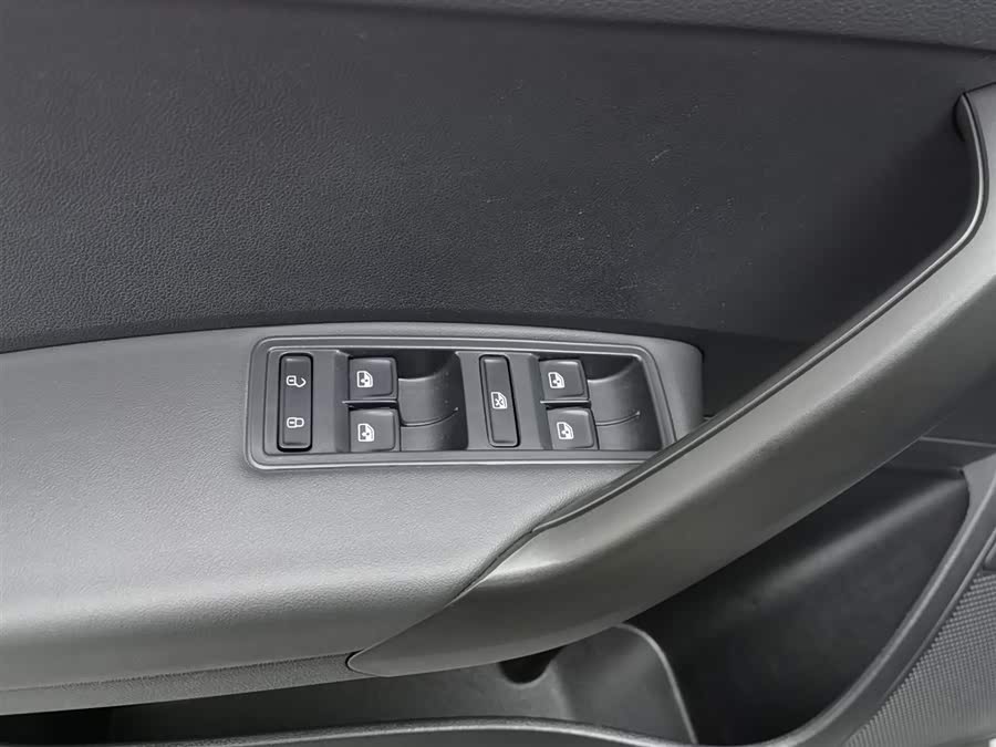 Skoda Rapid 2021 car image #10