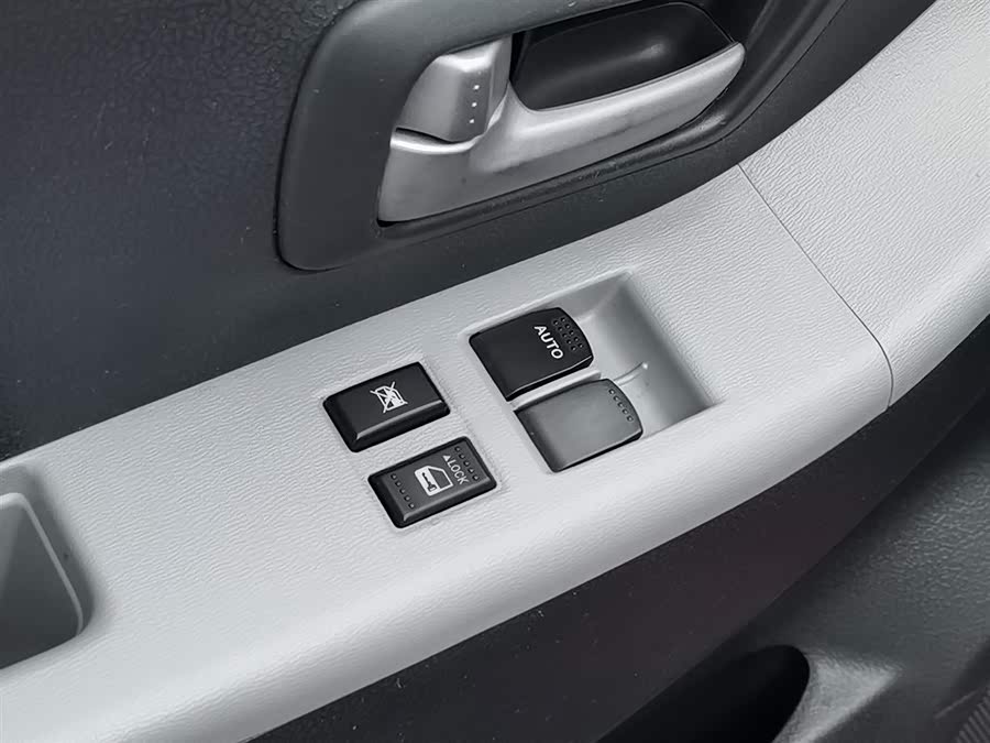 Suzuki 2014 car image #10
