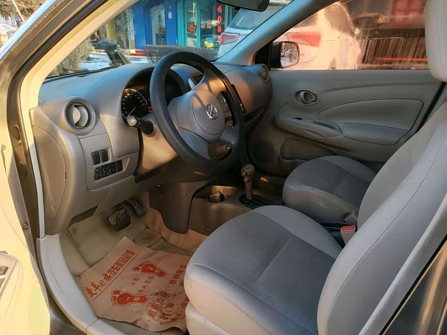 Nissan Sunny 2012 #10 Nissan Sunny 2012 car image #10