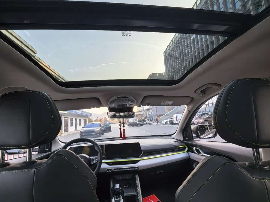 GEELY Coolray 2022 car image #10
