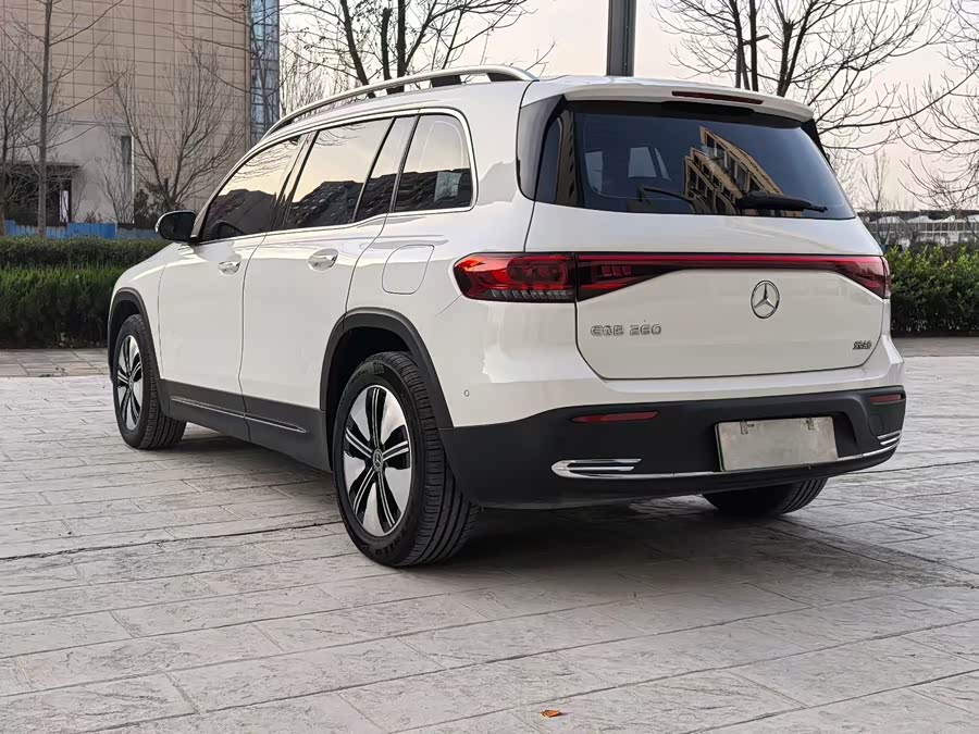 Mercedes-Benz EQB Class 2023 immagine di auto #10