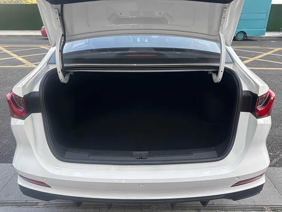 Roewe i5 2024 #10 Roewe i5 2024 car image #10