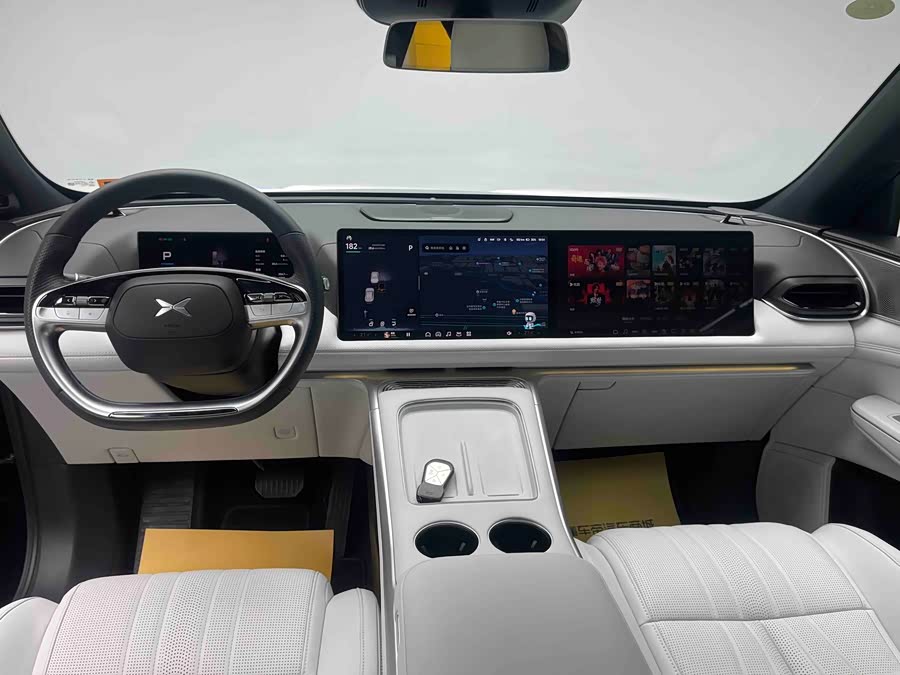 Xpeng G9 2023 car image #10