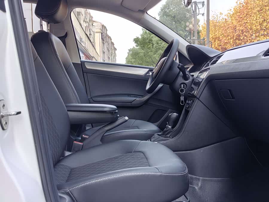 Skoda Rapid 2018 #10 Skoda Rapid 2018 car image #10