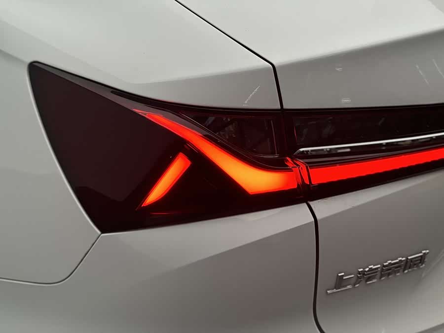 Roewe i5 2023 car image #10