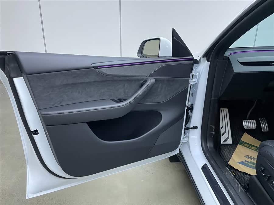 特斯拉 Model Y L 2025 汽车图片 #10