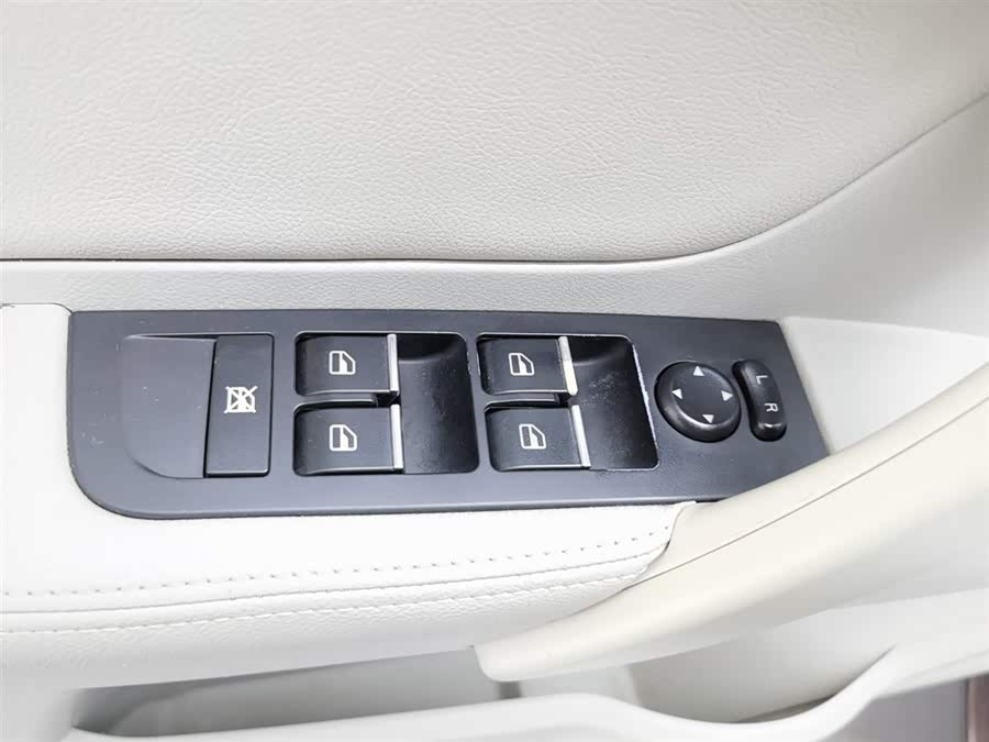 GEELY Emgrand 2015 immagine di auto #10