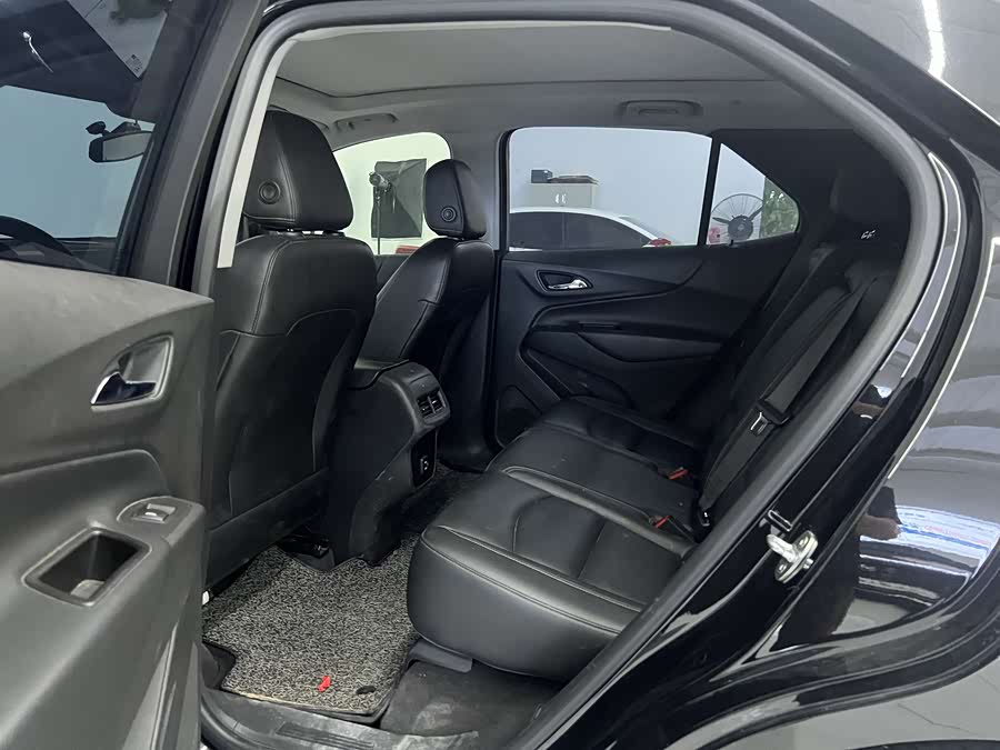 Chevrolet Equinox 2021 car image #10