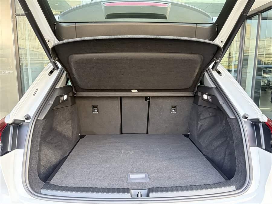 Audi Q4 e-tron 2024 immagine di auto #10