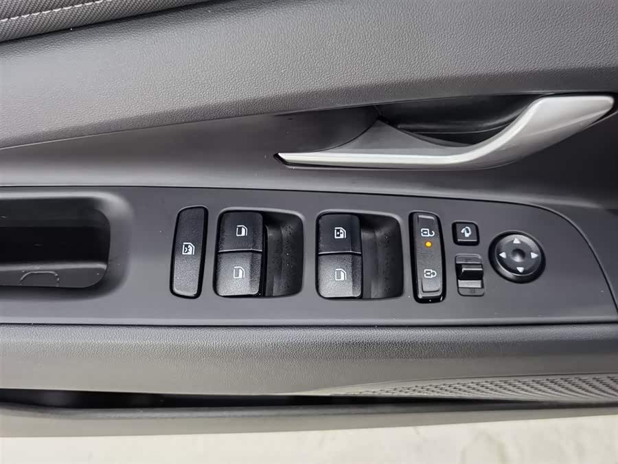 Hyundai Elantra 2024 car image #10