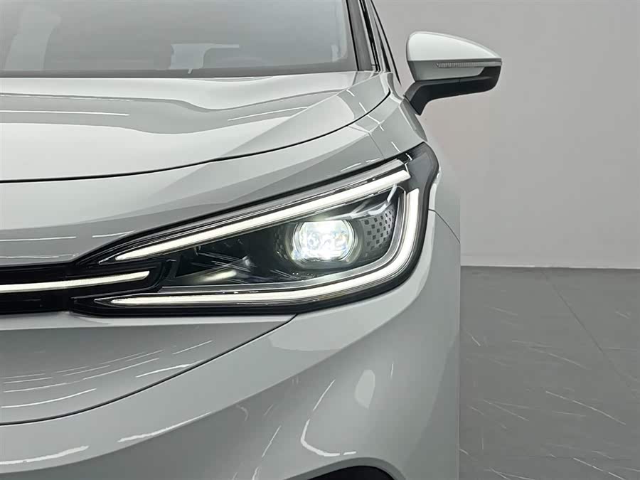 Volkswagen ID.4 X 2024 immagine di auto #10